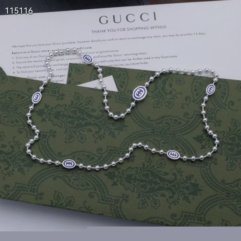 G*u*i necklaces